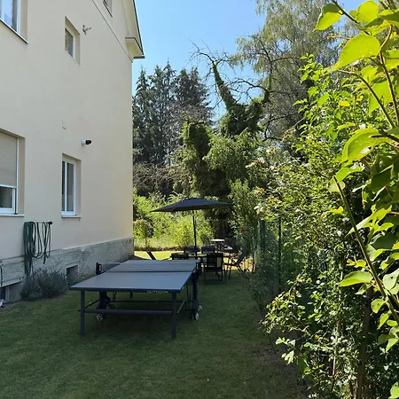 Grosszuegige Altbau-wohnung Mit Loggia & Gruenblick *
