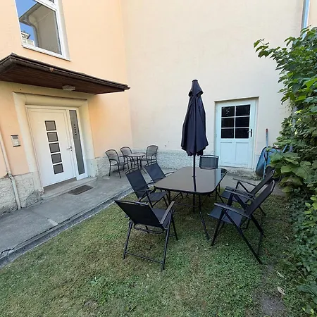Grosszuegige Altbau-wohnung Mit Loggia & Gruenblick Apartament *